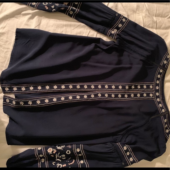 Abercrombie and Fitch navy blue peasant top - Picture 3 of 4